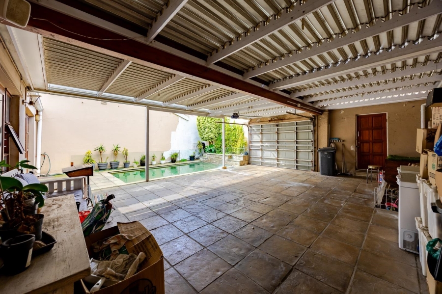 6 Bedroom Property for Sale in Woodstock Western Cape